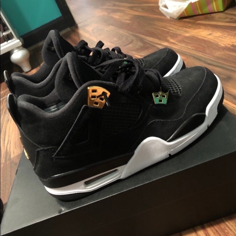Jordan 4s